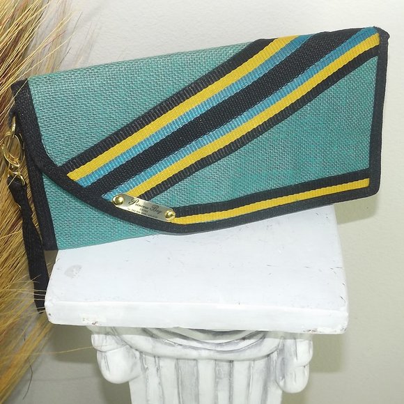 Casual Princess Bay Exuma Clutch Purse / Wristlet - Picture 3 of 7